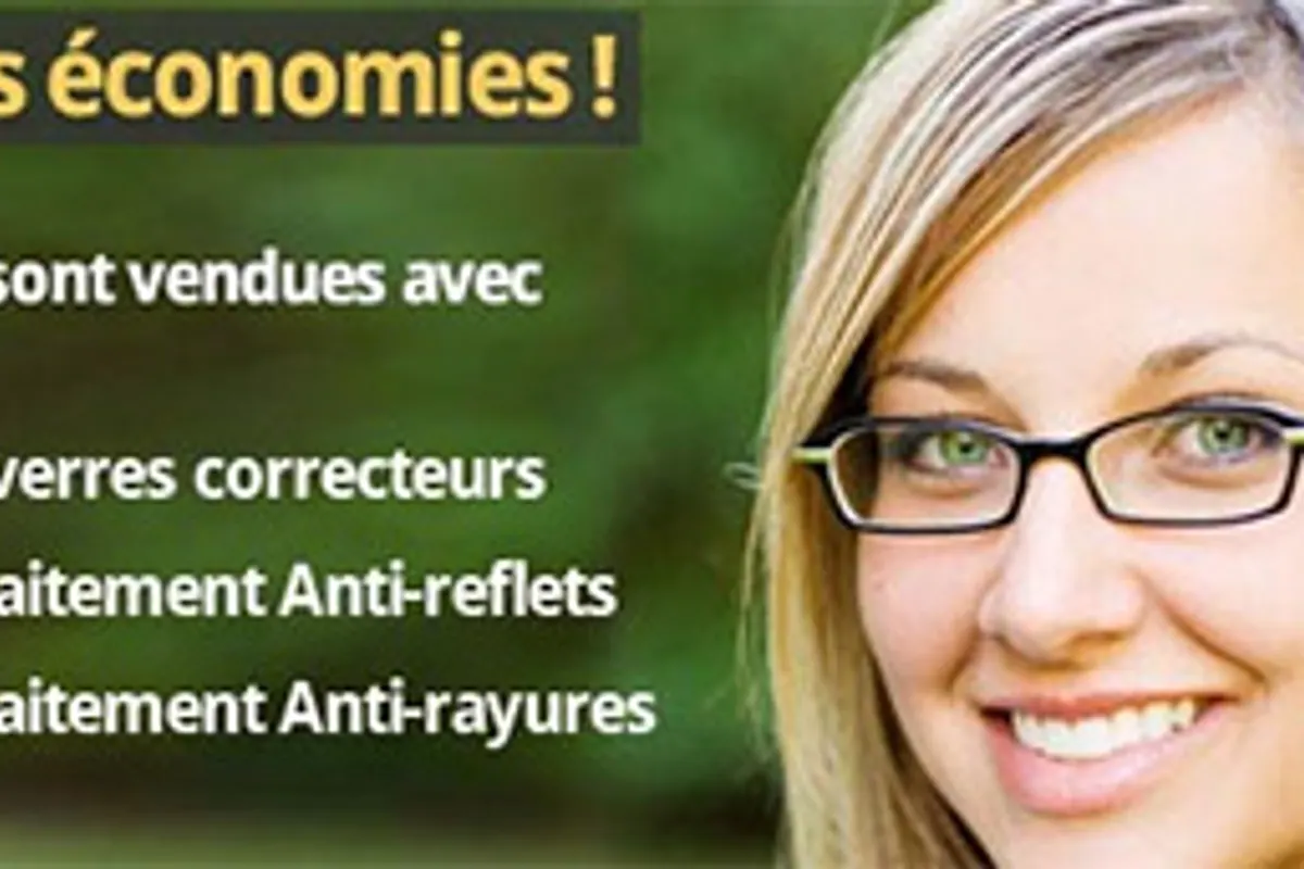 Paire de lunettes de vue posée à côté d’une ordonnance et d’un étui de lunettes.